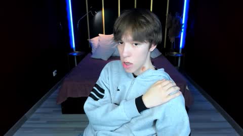 Mark online show from March 15, 3:07 pm