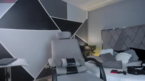 Snapshot of mark_broown_ chatting on January 27, 8:39 pm mark_broown_ online show from January 27, 8:39 pm