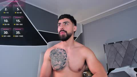 Snapshot of mark_broown_ chatting on December 5, 12:52 am mark_broown_ online show from December 5, 12:52 am