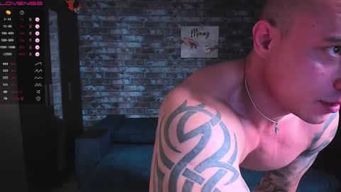 Mark online show from October 27, 9:22 am