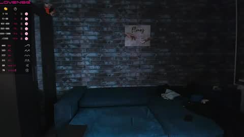 Mark online show from May 3, 2:03 am