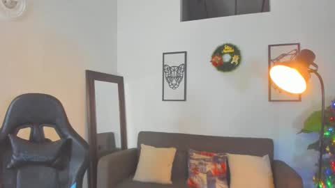 mark_x23 online show from December 18, 12:50 am