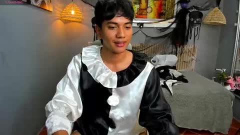 markbowie online show from October 31, 1:58 pm