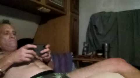 markymark101825061 online show from December 21, 8:33 am