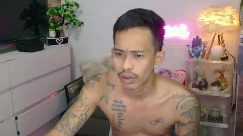 marlmoreno10 online show from April 17, 12:35 am