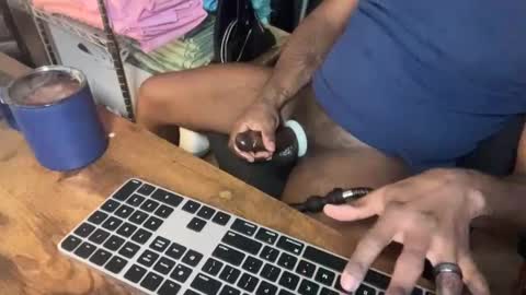 marriedblkbator online show from December 4, 1:20 pm