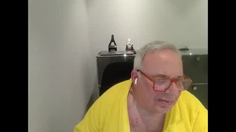 martin_1947 online show from February 8, 9:15 pm