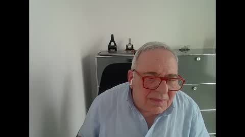 martin_1947 online show from February 9, 3:45 pm