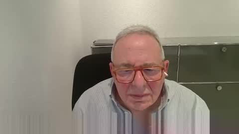 martin_1947 online show from November 30, 7:49 pm