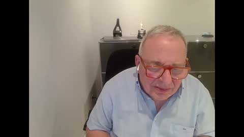 martin_1947 online show from December 28, 10:44 pm