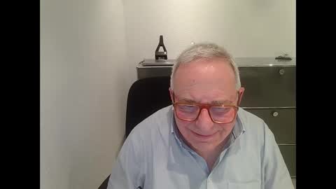 martin_1947 online show from December 17, 11:27 pm