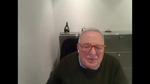 martin_1947 online show from February 24, 5:42 pm