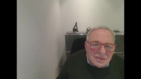martin_1947 online show from January 14, 6:07 pm