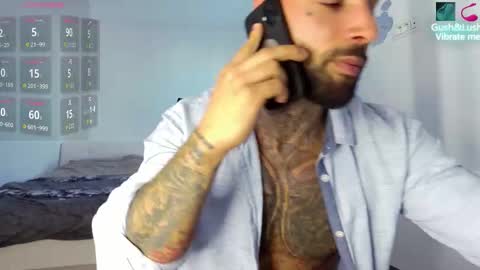 Snapshot of masculineguy69 chatting on October 25, 9:00 am masculineguy69 online show from October 25, 9:00 am