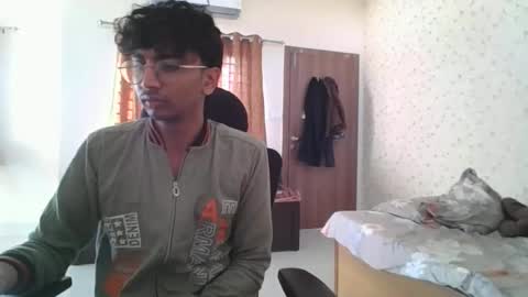 Mask Boy online show from December 15, 3:47 am