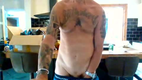 Masked Masturbation Dilf online show from July 18, 7:58 am