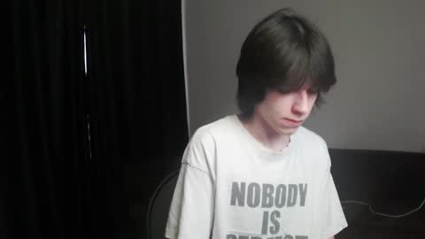 masonsilver_ online show from April 19, 8:47 am