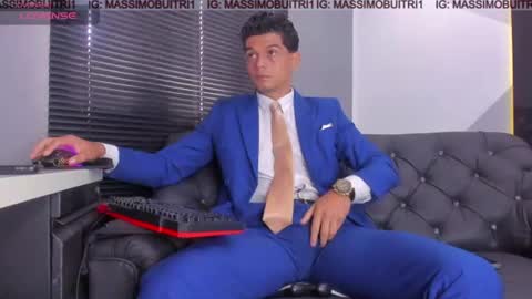 I am Massimo online show from July 6, 1:19 pm