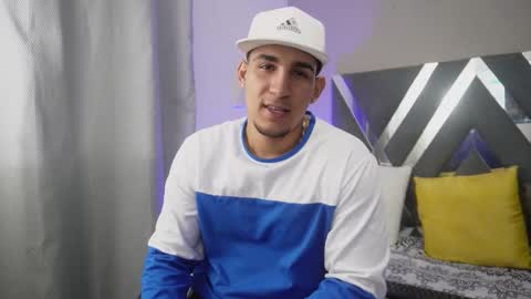 massimo_vidal online show from October 4, 5:12 am