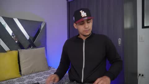 massimo_vidal online show from October 13, 1:06 pm