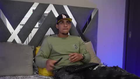 massimo_vidal online show from October 15, 1:46 am