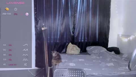 Snapshot of master_oil chatting on February 7, 5:52 am Huge Alex online show from February 7, 5:52 am