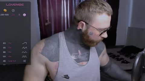 Snapshot of master_oil chatting on March 10, 6:38 am Huge Alex online show from March 10, 6:38 am