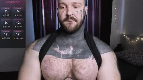 Snapshot of master_oil chatting on October 21, 11:46 am Huge Alex online show from October 21, 11:46 am