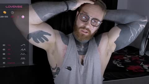 Snapshot of master_oil chatting on December 3, 10:40 pm Huge Alex online show from December 3, 10:40 pm