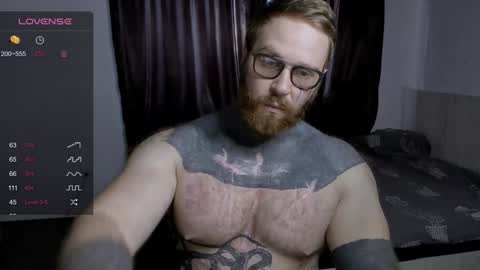 Snapshot of master_oil chatting on December 17, 10:55 am Huge Alex online show from December 17, 10:55 am