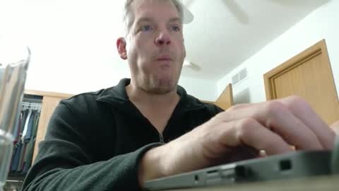 Master Thorn online show from November 6, 3:31 am