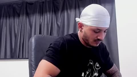 Snapshot of masterchris12 chatting on December 14, 10:39 pm masterchris12 online show from December 14, 10:39 pm