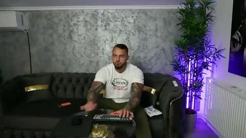 masterkingmuscle online show from April 30, 9:08 pm