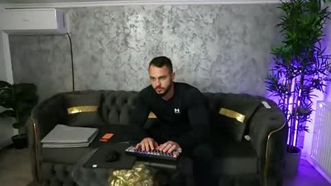 masterkingmuscle online show from April 22, 8:13 pm