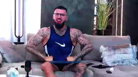 masterkingofmuscle online show from March 10, 7:22 am