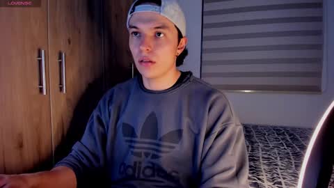 mastrangelo_x online show from March 17, 3:42 am