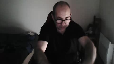 mat11efou online show from April 22, 11:37 am