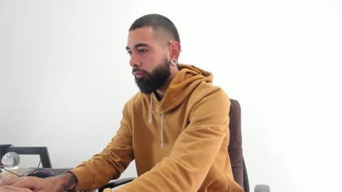 Snapshot of matheusbeard2 chatting on December 30, 4:19 pm Matheus     online show from December 30, 4:19 pm