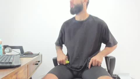 Snapshot of matheusbeard2 chatting on February 8, 4:36 pm Matheus     online show from February 8, 4:36 pm