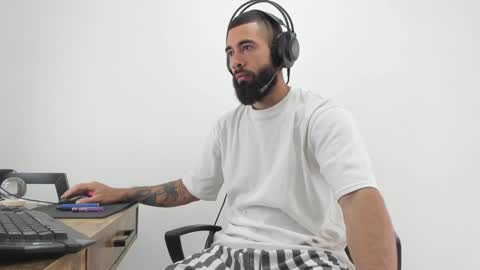 Snapshot of matheusbeard2 chatting on December 17, 5:26 pm Matheus     online show from December 17, 5:26 pm