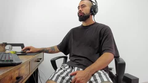 Snapshot of matheusbeard2 chatting on October 2, 3:49 pm Matheus     online show from October 2, 3:49 pm