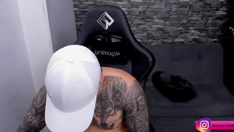 Mathew Independent model online show from March 5, 5:31 pm