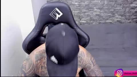 Mathew Independent model online show from March 21, 10:25 pm