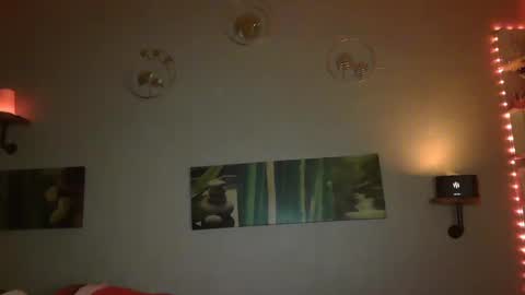 Snapshot of matrike1 chatting on February 8, 7:27 pm matrike1 online show from February 8, 7:27 pm