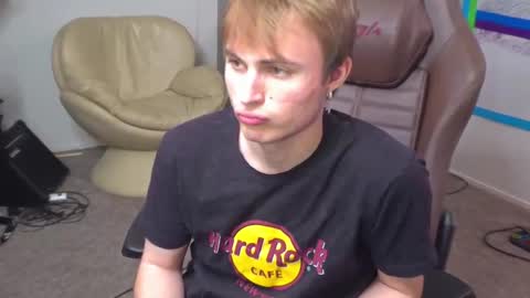 Matt Cash online show from February 15, 2:05 am