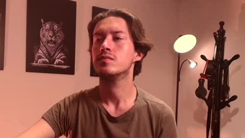 Snapshot of matteo_simpson chatting on February 4, 10:45 pm Matteo simpson online show from February 4, 10:45 pm