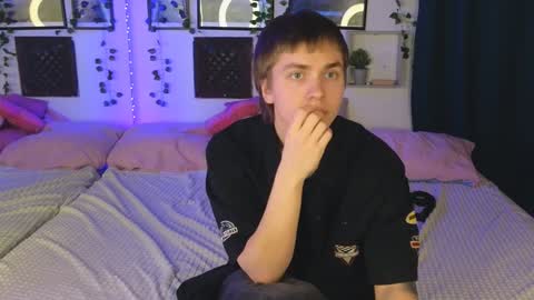 Matthew and Lara online show from January 18, 11:43 am