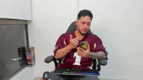 Mattias online show from February 9, 1:21 am