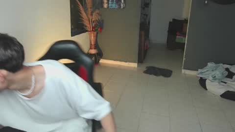 mattias     online show from February 4, 2:49 am