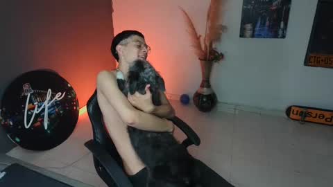 mattias     online show from December 7, 8:11 am